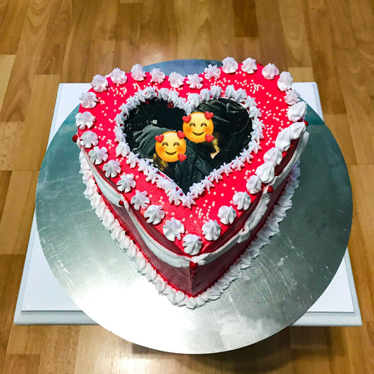 Kalpli ve Fotoğraflı Aşk Pastası